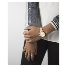 Cargar imagen en el visor de la galería, RELOJ PARA MUJER TIMEX CITY C. TRANSCEND TW2R36100 - DORADO