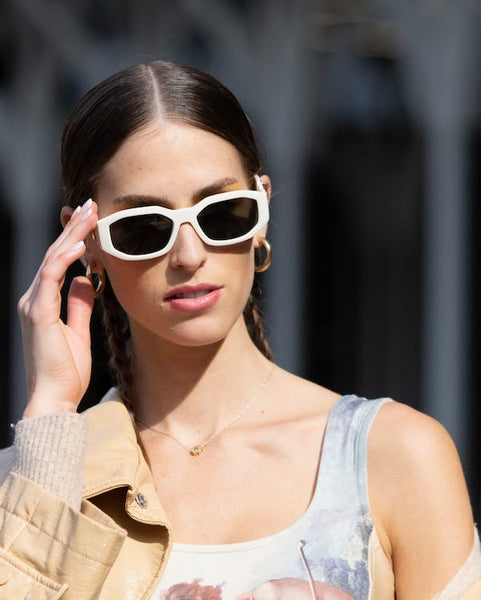 ¿Cómo escoger las mejores gafas de sol para mujer según el rostro?