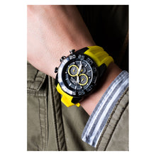 Cargar imagen en el visor de la galería, RELOJ DEPORTIVO PARA HOMBRE INVICTA SPEEDWAY 40046 - AMARILLO